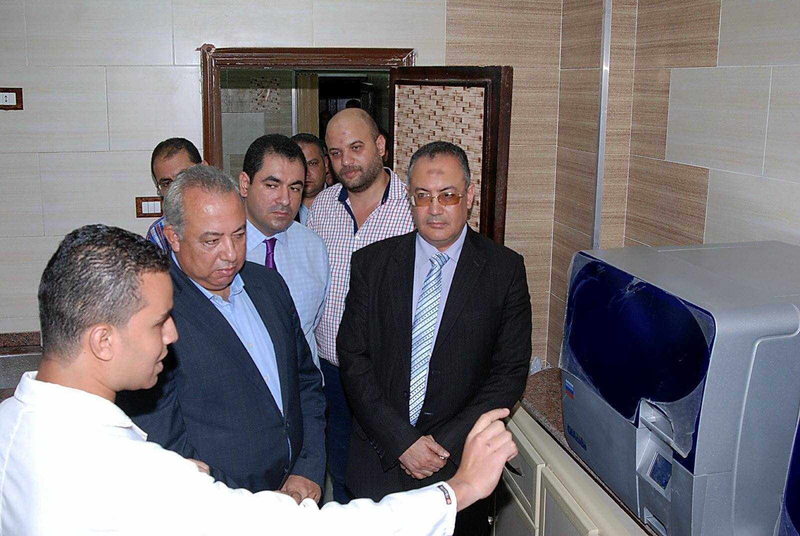 محافظ الشرقية يفتتح مركز علاج أمراض الكبد بالزقازيق 2 محافظ الشرقية يفتتح مركز علاج أمراض الكبد بالزقازيق بتكلفة مليون و 200 ألف جنيه 5