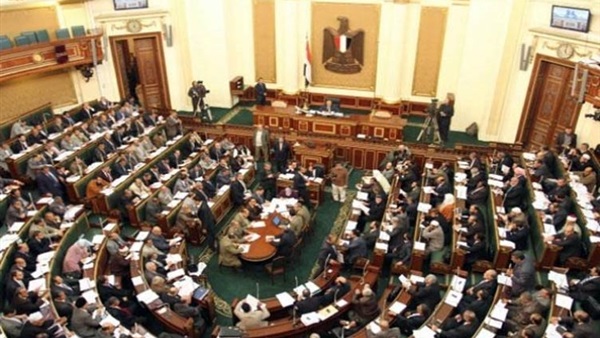 نواب يعترضون على تعيين وزير التموين الجديد.. وعبدالعال يرد دستوري