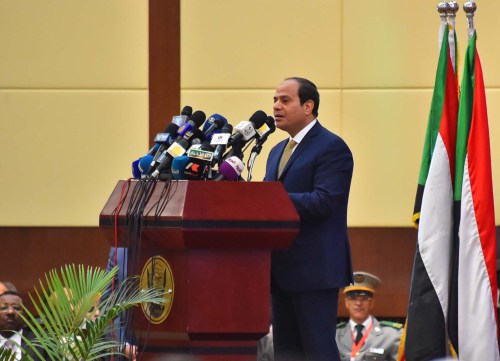 السيسي يمنح أبطال مصر في دورات الأولمبية والباراليمبية والعسكرية أوسمة الجمهورية 1 14670625_1588965317796468_599236853839378288_n