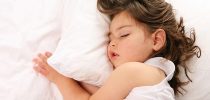 7 أعراض تظهر أنك لا تنام ما يكفي 4 7 أعراض تظهر أنك لا تنام ما يكفي Sleeping