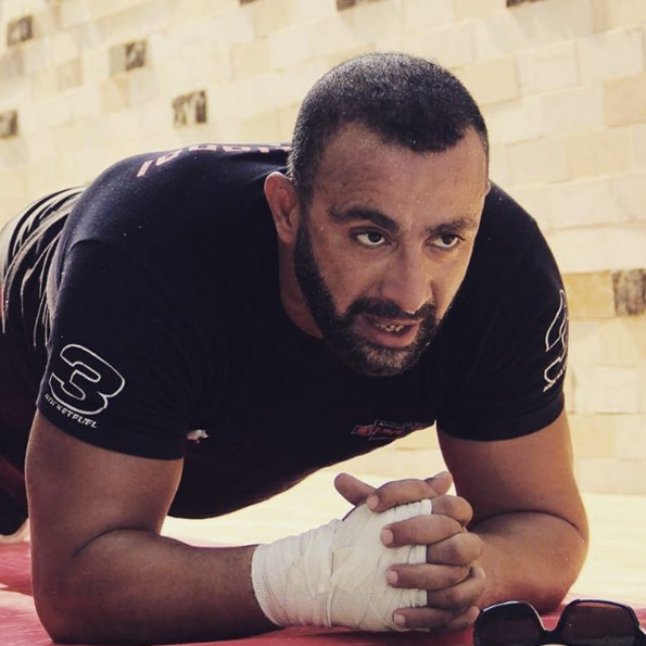 «أحمد السقا» يتحدى نفسه استعداداً لـ «هبوط إضطرارى» 3 أحمد السقا