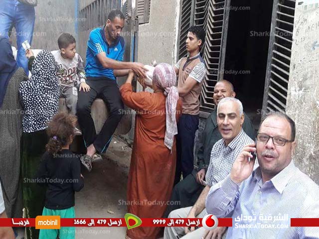 توزيع طن سكر حر على المواطنين بفاقوس 3 %d8%aa%d9%88%d8%b2%d9%8a%d8%b9-%d8%b7%d9%86-%d8%b3%d9%83%d8%b1-%d8%ad%d8%b1-%d8%b9%d9%84%d9%89-%d8%a7%d9%84%d9%85%d9%88%d8%a7%d8%b7%d9%86%d9%8a%d9%86-%d8%a8%d9%81%d8%a7%d9%82%d9%88%d8%b3-2