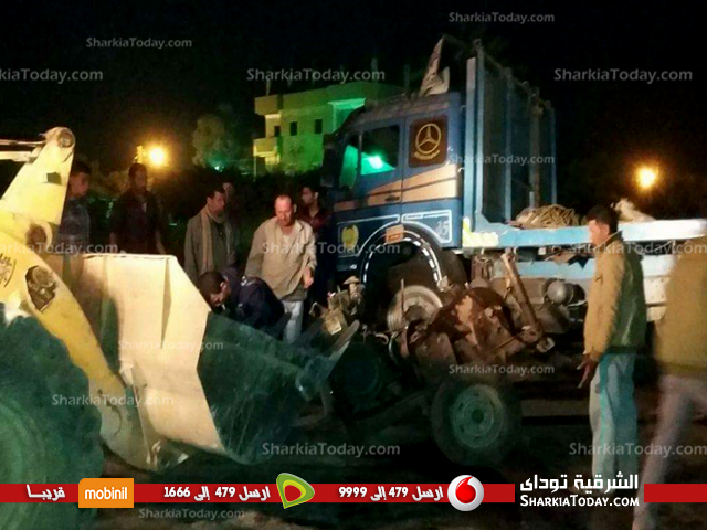 حادث تصادم بين سيارة نقل بمقطورة وجرار زراعي 1