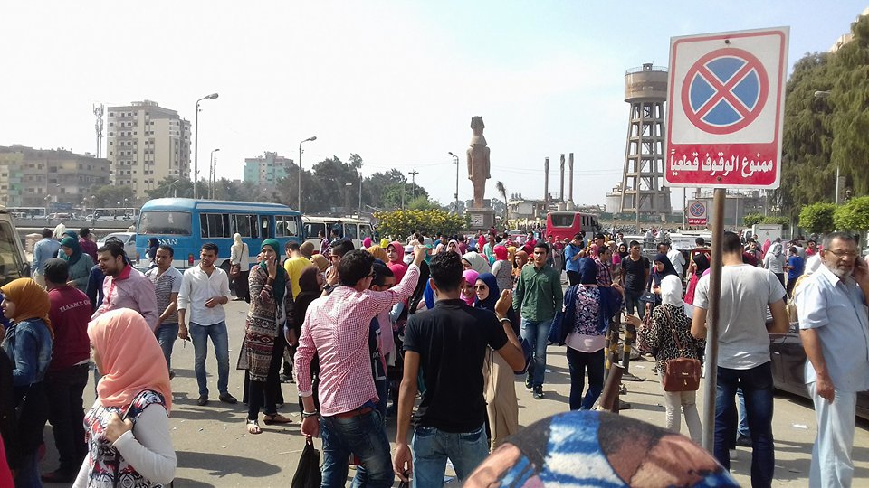 بالصور.. طلاب جامعة الزقازيق ومعاناتهم فى وسائل المواصلات 3 %d8%b7%d9%84%d8%a7%d8%a8-%d8%a7%d9%84%d8%ac%d8%a7%d9%85%d8%b9%d9%873