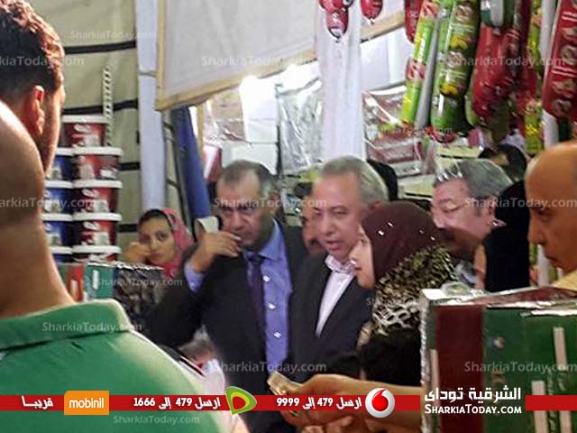 بالفيديو.. محافظ الشرقية يفتتح معرض «منتجات بلدنا بإيد شبابنا» بالزقازيق 2 %d9%85%d8%ad%d8%a7%d9%81%d8%b8-%d8%a7%d9%84%d8%b4%d8%b1%d9%82%d9%8a%d8%a9-%d9%8a%d9%81%d8%aa%d8%aa%d8%ad-%d9%85%d8%b9%d8%b1%d8%b6-%d9%85%d9%86%d8%aa%d8%ac%d8%a7%d8%aa-%d8%a8%d9%84%d8%af%d9%86