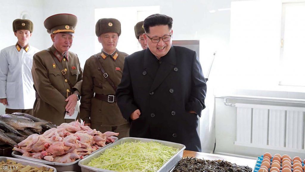 This undated picture released from North Korea's official Korean Central News Agency (KCNA) on November 4, 2016 shows North Korean leader Kim Jong-Un (R) inspecting a special operation battalion under the Korean People's Army (KPA) Unit 525 at an undisclosed location.        REPUBLIC OF KOREA OUT    / AFP / KCNA / KCNA        (Photo credit should read KCNA/AFP/Getty Images)