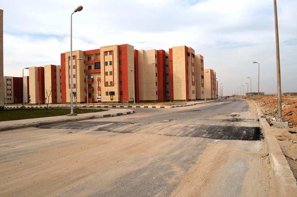 تنفيذ مطبات تهدئة جديدة للحفاظ على أرواح المواطنين بالعاشر من رمضان 1 15078555_821216084686389_8702927556071976069_n