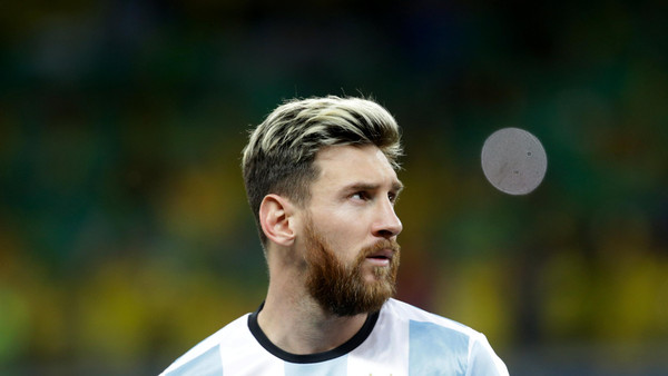 Football Soccer - Brazil v Argentina - World Cup 2018 Qualifiers - Mineirao stadium, Belo Horizonte, Brazil - 10/11/16 - Argentina's Lionel Messi reacts.  REUTERS/Cristiane Mattos  FOR EDITORIAL USE ONLY. NO RESALES. NO ARCHIVES