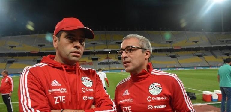 سرقة قميص المنتخب في المؤتمر الصحفي لمباراة غانا 13 إيهاب لهيطه
