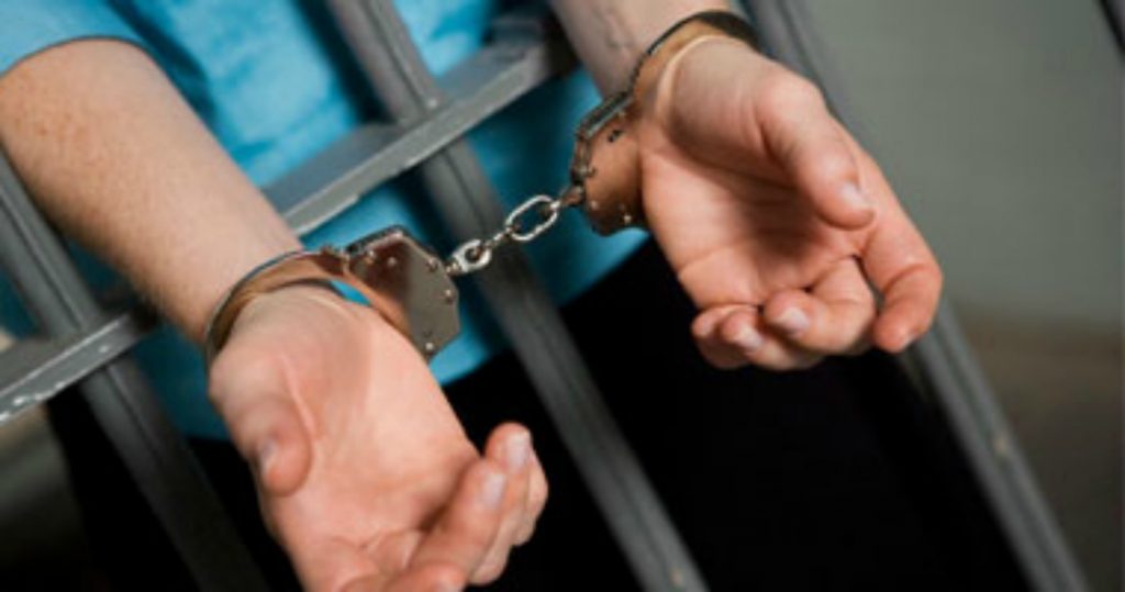 ضبط طالب قبل ترويج هيروين بجامعة الزقازيق 1 حبس أمين شرطة متهم بتزوير أوراق للاستيلاء على سيارة محجوزة بـ«مركز الشرقية»