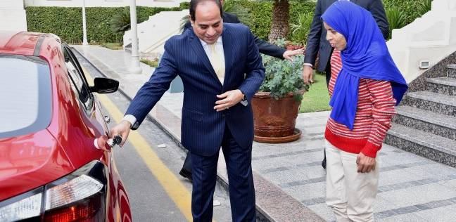 فتاة العربة ليست الأولى.. 7 قابلهم السيسي في الاتحادية
