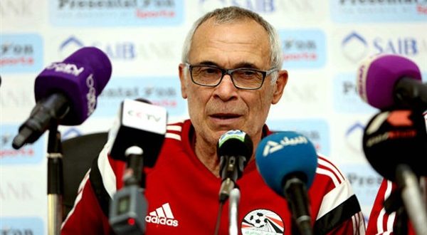 كوبر يفكر في بديل بعد إصابة شريف إكرامي 7 كوبر