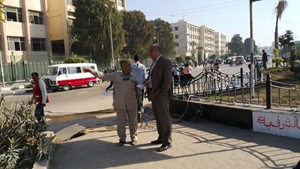 بالصور.. حملة نظافة موسعة بشارع المحافظة و أمام الجامعة بالزقازيق 1 15442198_222665574845676_6516597077599616372_n