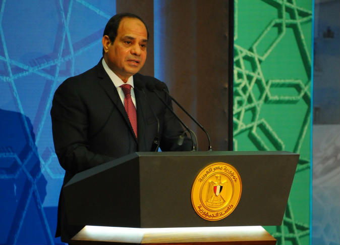 السيسي لوزير البترول: «أنت بتبسّط المسألة ليه.. لازم الناس تعرف الحقيقة» 1 563178_0
