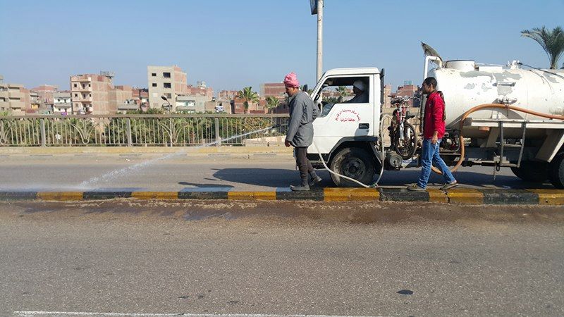 رئيس مدينة الزقازيق يقود حملة لرفع القمامة من الشوارع 4 %d8%a3%d8%b9%d9%85%d8%a7%d9%84-%d8%a7%d9%84%d9%86%d8%b8%d8%a7%d9%81%d8%a9-%d8%a8%d8%b7%d8%b1%d9%8a%d9%82-%d8%a7%d9%84%d8%b2%d9%82%d8%a7%d8%b2%d9%8a%d9%82