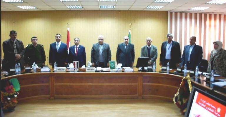 محافظ الشرقية يقف دقيقة حداد علي أرواح ضحايا الكنيسة البطرسية 3 المحافظة