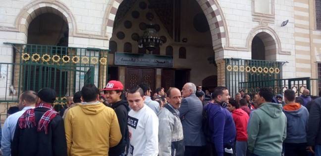 بدء صلاة الجنازة على الفنانة زبيدة ثروت وسط غياب الفنانين 4 زبيدة