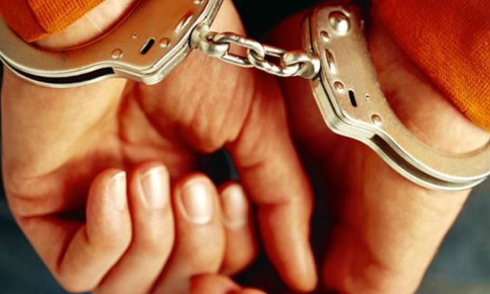 ضبط عاطل بحوزته سلاح ناري بديرب نجم