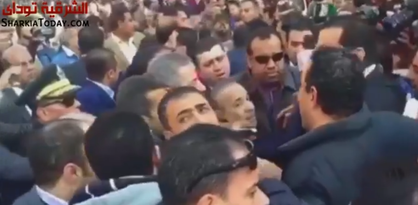 لحظة طرد احمد موسى