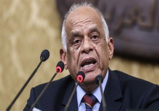 هجوم برلماني على إعلامي اتهم النواب بمحاولة تعديل الدستور.. وعبدالعال: أنا مبخفش 1 هجوم برلماني على إعلامي اتهم النواب بمحاولة تعديل الدستور