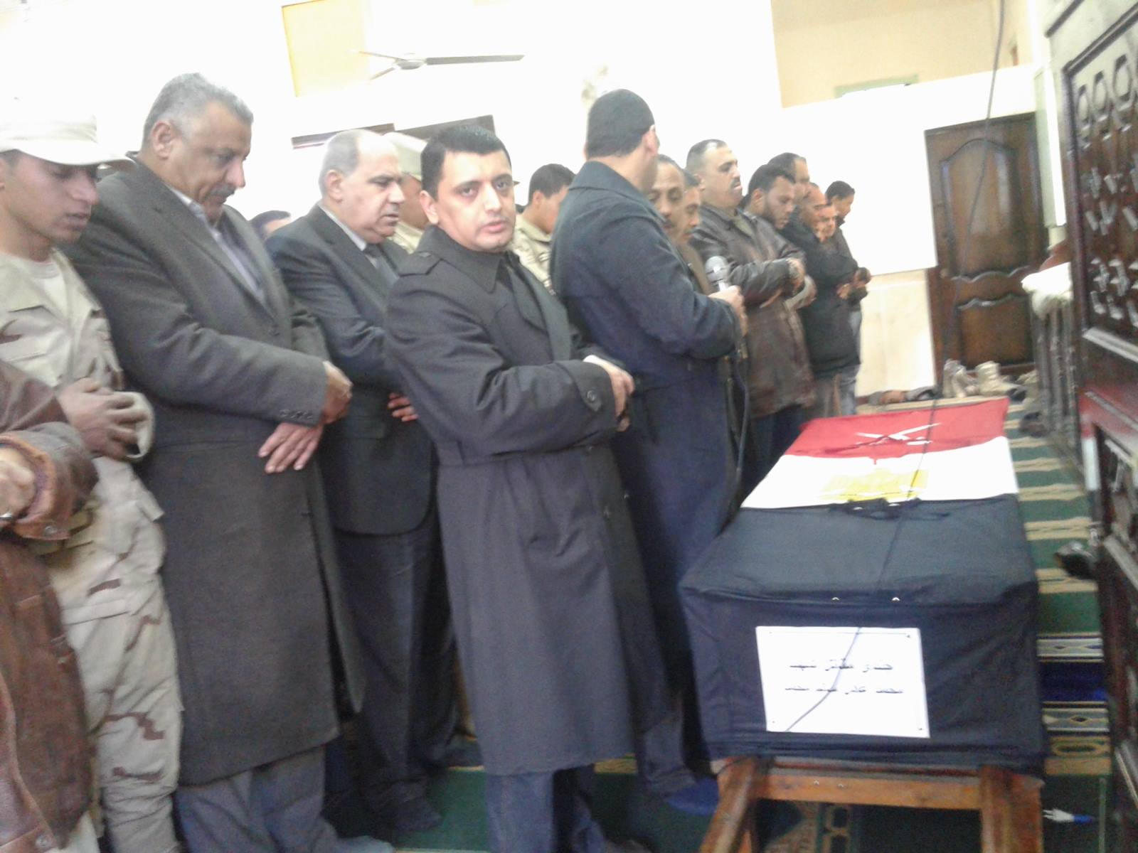 بالصور.. أهالي الزقازيق يشيعون جثمان المجند «محمد عادل» شهيد العريش 2 أهالي الزقازيق يشيعون جثمان المجند «محمد عادل» شهيد العريش