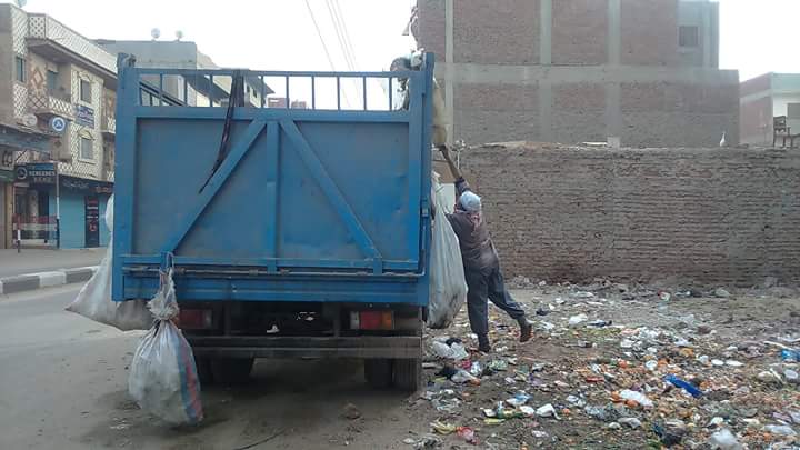 بالصور .. استمرار حملات النظافة بشوارع مدينة فاقوس 7