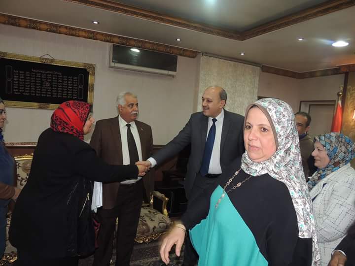 بالصور.. وكيل التعليم وبعض الطلاب يهنئون مدير أمن الشرقية بعيد الشرطة 4 بالصور.. وكيل التعليم وبعض الطلاب يهنئون مدير أمن الشرقية بعيد الشرطة 3