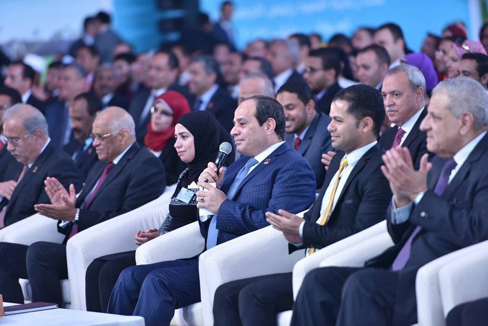 بالفيديو..السيسي للمواطنين أنا كل اللي أمتلكه وأقدر أقدمهلكو إخلاص وأمانة وشرف1