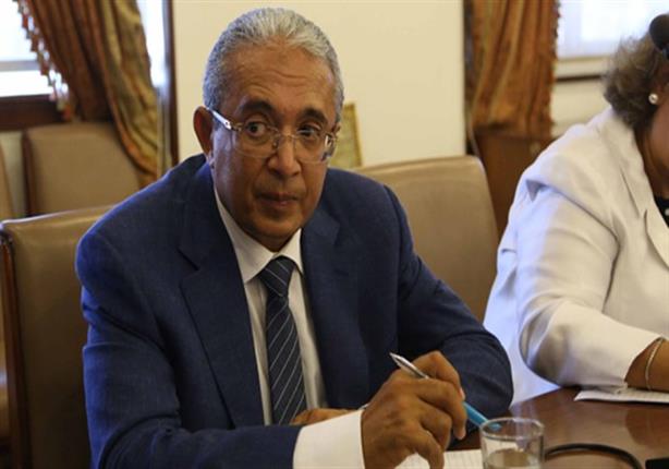 برلماني يكشف سر شراء سيارات لرئيس النواب بـ 18 مليون جنيه 7 برلماني يكشف سر شراء سيارات لرئيس النواب بـ 18 مليون جنيه