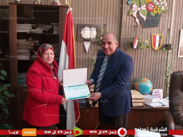 عميد كلية التربية بالزقازيق يكرم وكيل أول تعليم الشرقية 1 عميد كلية التربية بالزقازيق يكرم وكيل أول تعليم الشرقية