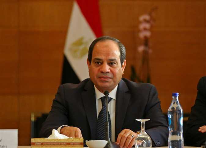 قرار جمهوري يستثني الرئاسة ومجلس الوزراء من بعض مواد «الخدمة المدنية»