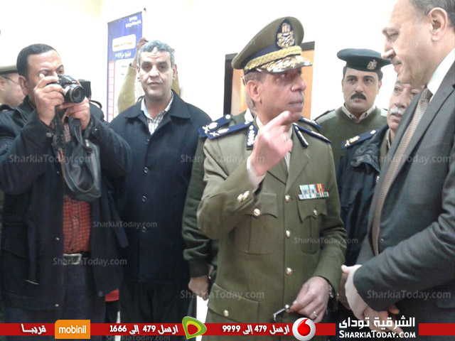 بالصور .. مدير أمن الشرقية يفتتح السجل المدنى بكفر صقر 2 مدير الامن 1