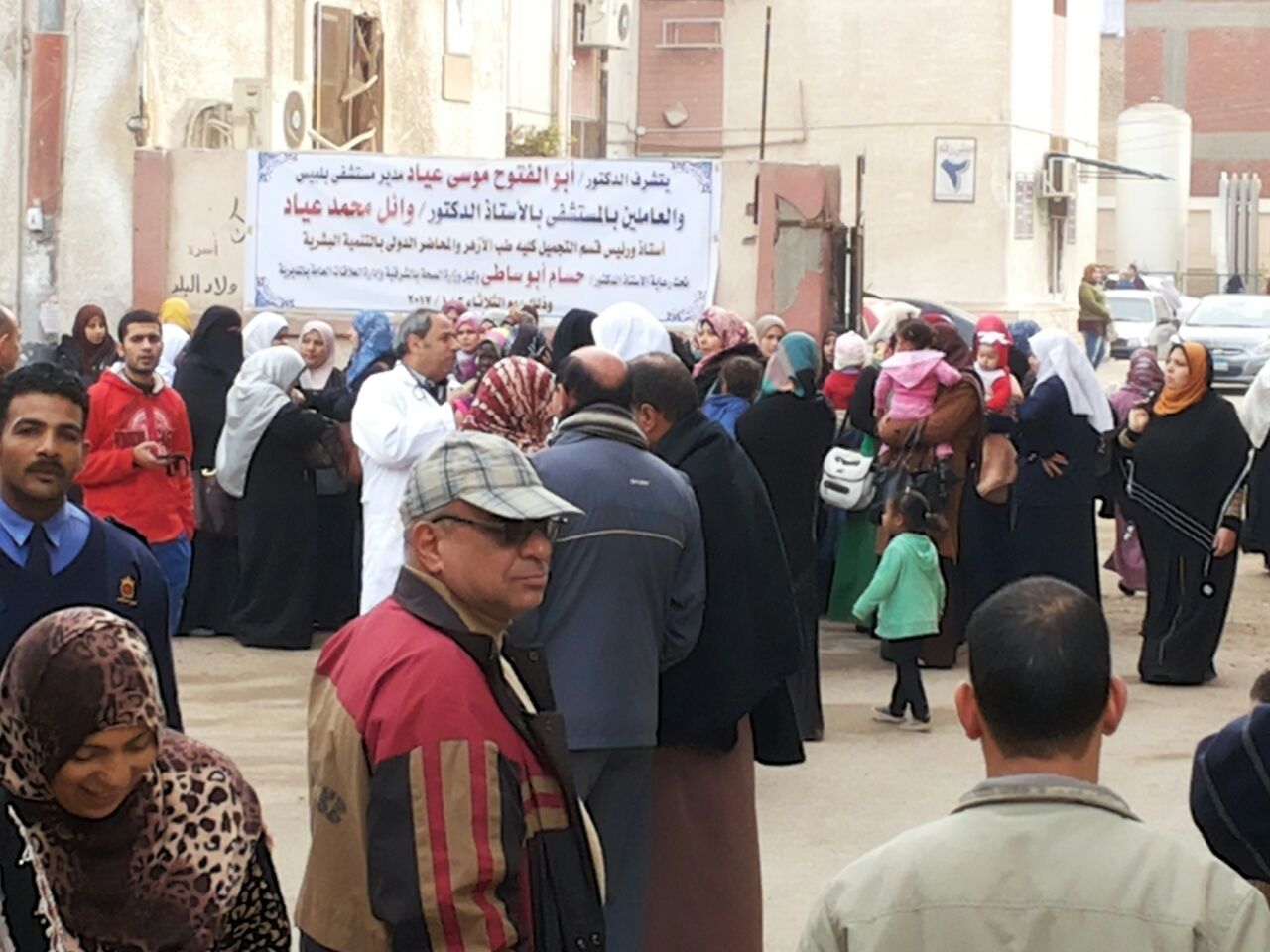 بالصور.. نقابة التمريض تحرر محضرًا لضابط تعدى على ممرضة ببلبيس 17 نقابة التمريض تحرر محضرًا لضابط تعدى على ممرضة ببلبيس