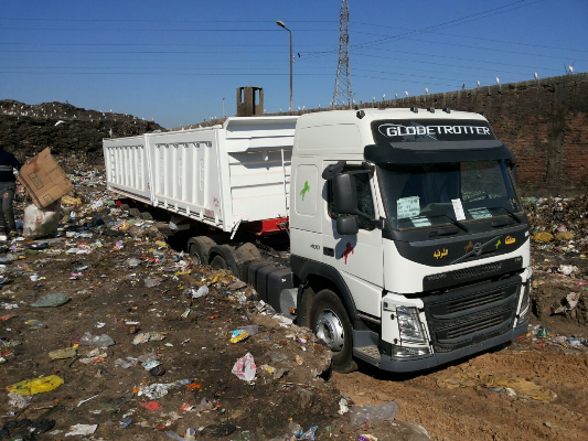 أعمال رفع القمامة من منطقة «الخطارة» بالزقازيق