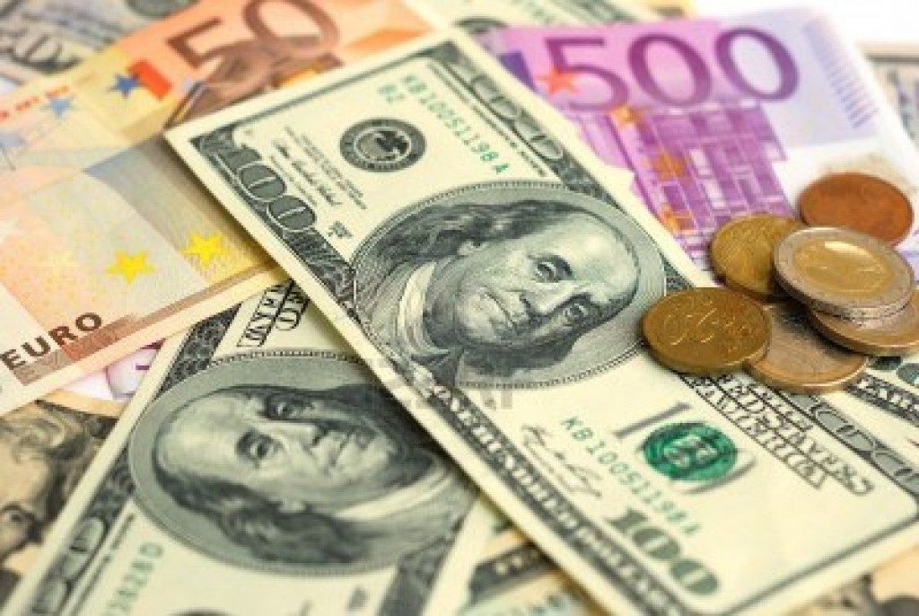 الدينار يتراجع من جديد و 4 عملات أخري تستقر أمام الجنيه المصري 1024x686 1