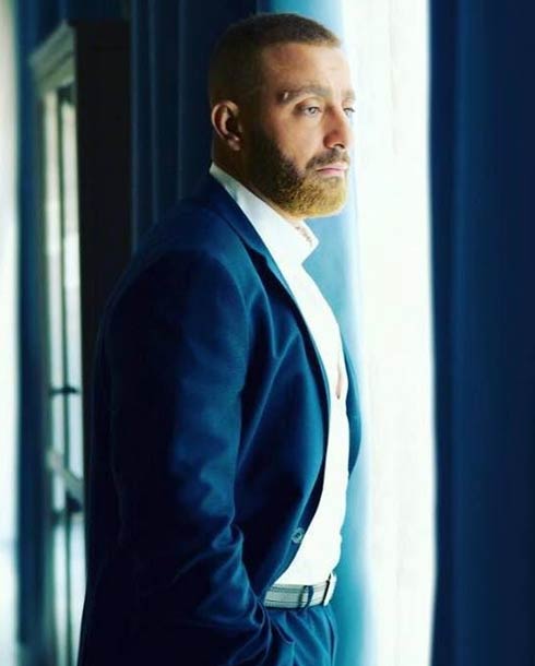 بالفيديو أحمد السقا يشيد بشاب يقلده
