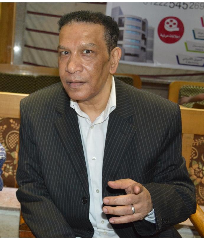 تراجع الحالة الصحية للفنان محمد شرف