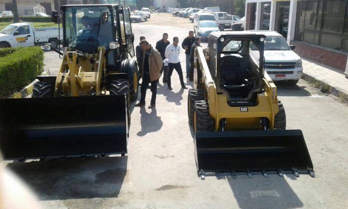 دعم النظافة بـ2 لودر جديدة بمركزي «أبو كبير – ههيا» بتكلفة 2 مليون جنيه 22 دعم النظافة بـ2 لودر جديدة بمركزي «أبو كبير – ههيا» بتكلفة 2 مليون جنيه