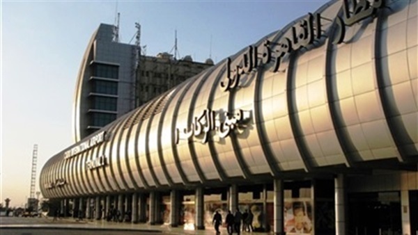 طرد قادم من اليمن لسفير عربى يثير أزمة بمطار القاهرة