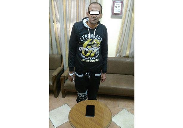 عاطل يقدم كيك محقون بالمخدرات لسرقة ركاب قطار