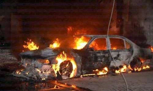 مجهولون يشعلون النار في سيارة أمين شرطة بالقرين 1 مجهولون يشعلون النار في سيارة أمين شرطة بالقرين