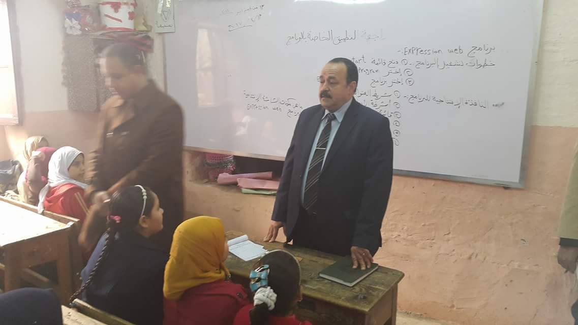 مدير تعليم بلبيس يتفقد مدارس «ميت حمل»2
