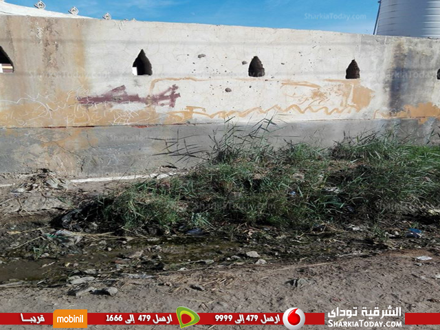 بالصور.. مسجد عزبة «عطالة» بكفر صقر متهالك والطريق المؤدي للقرية لا يصلح 1 مسجد عزبة «عطالة» بكفر صقر متهالك والطريق المؤدي للقرية لا يصلح 2