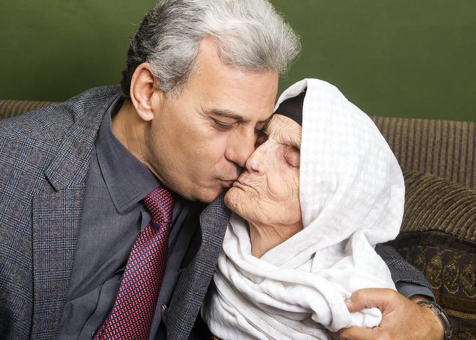 110499 جابر نصار ووالدته 1