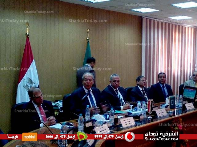 محافظ الشرقية يستقبل وزير التنمية المحلية في أولى زيارته للمحافظة 1 EJBEFEF