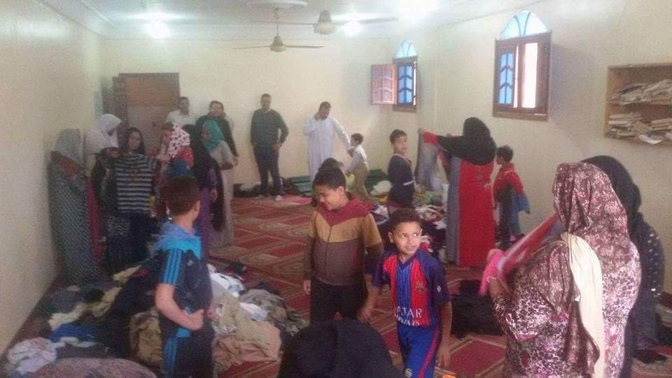 «صناع الحياة» بفاقوس تنظم معرض ملابس خيري 3 «صناع الحياة» بفاقوس تنظم معرض ملابس خيري2