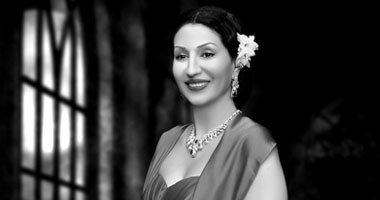 الفنانة وفاء عامر
