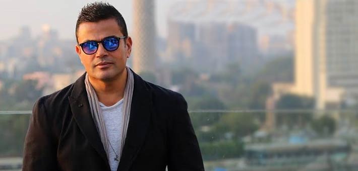 بالفيديو .. رسالة صوتية من عمرو دياب للأمهات