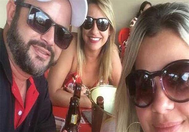 بالفيديو.. زوجة تضرب زوجها لخروجه مع فتيات غيرها 2 بالفيديو.. زوجة تضرب زوجها لخروجه مع فتيات غيرها
