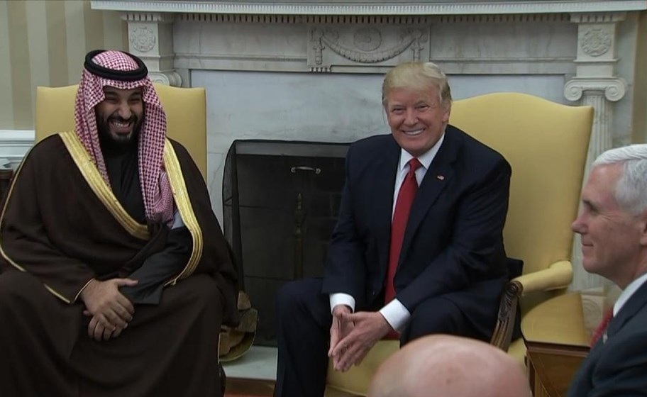 بالفيديو.. ترامب يستقبل ولي ولي العهد السعودي بالبيت الأبيض 18 ترامب 1